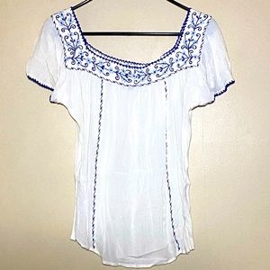 Boho Farmhouse Embroidered Blouse Size Medium